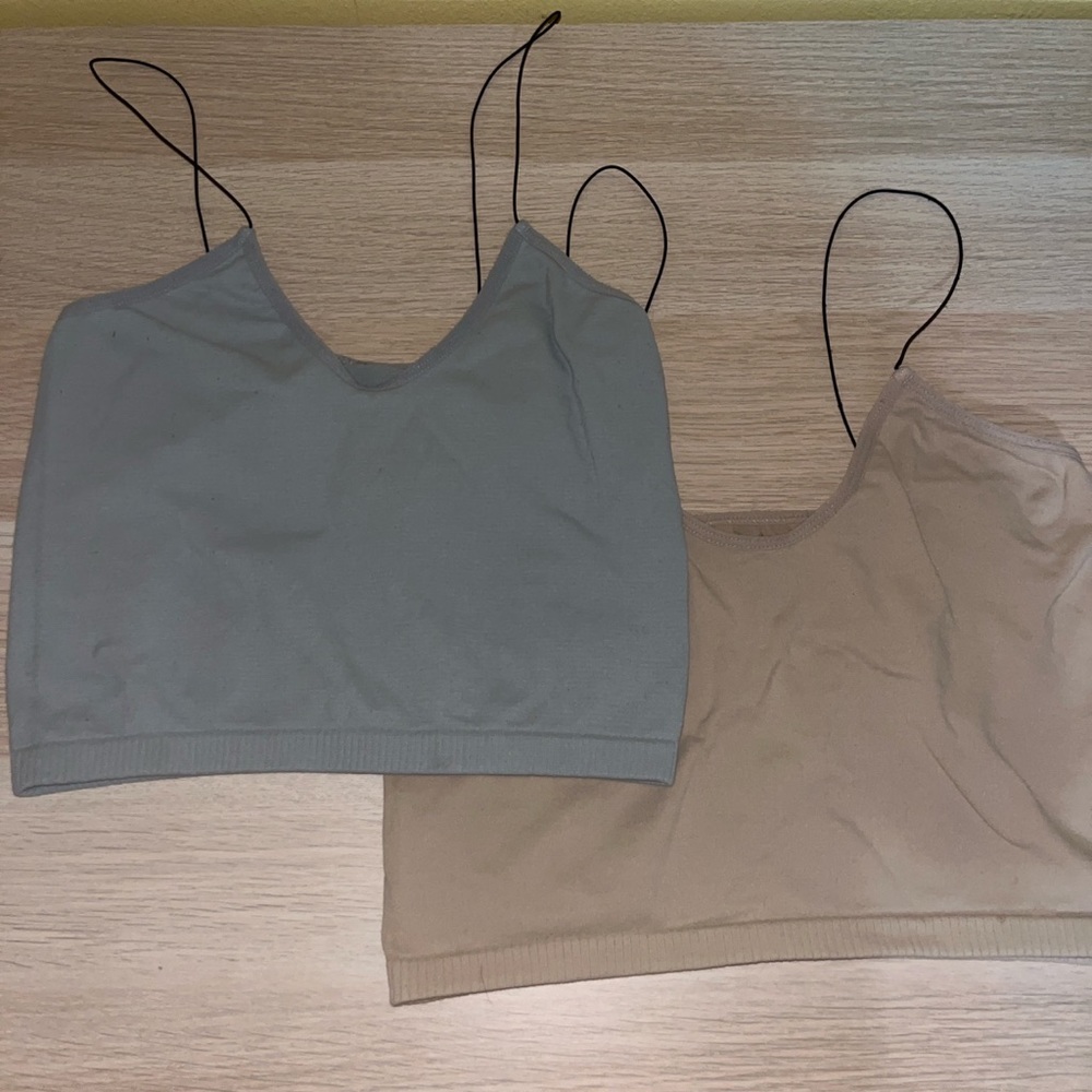 2 Boutique tank top both sz M/L.